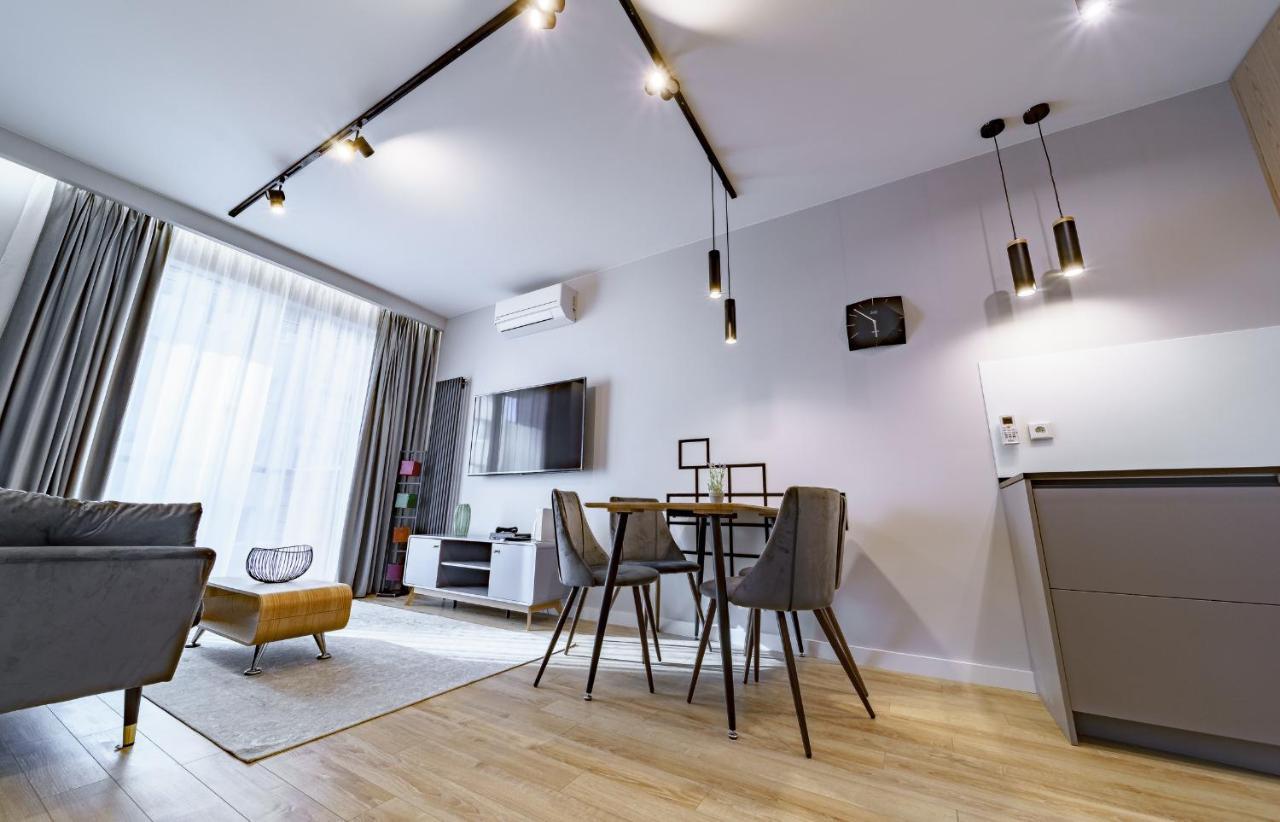 Bright And Charming- Golden Apartments- City Center&S18 Warsawa Bagian luar foto