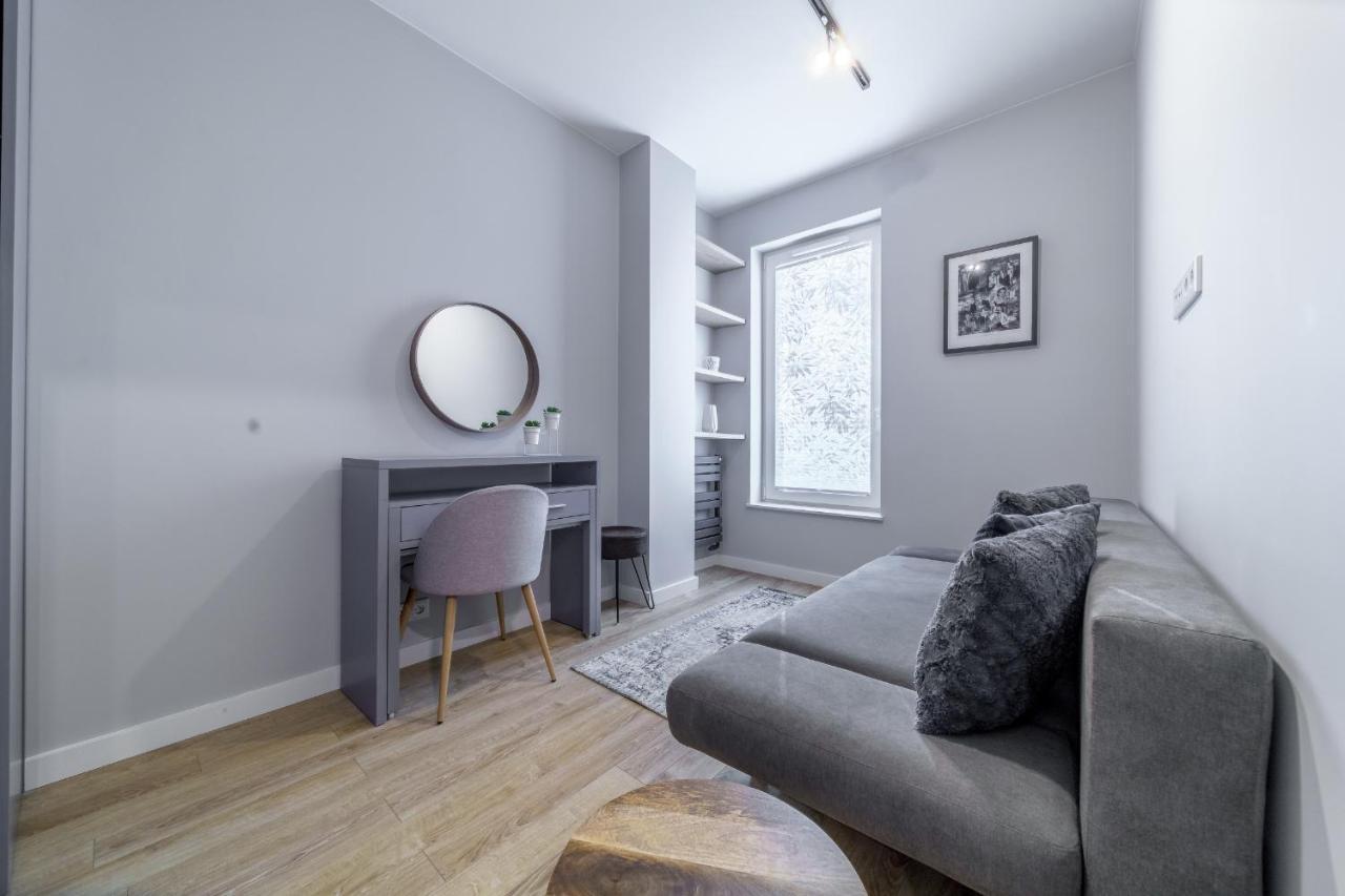 Bright And Charming- Golden Apartments- City Center&S18 Warsawa Bagian luar foto