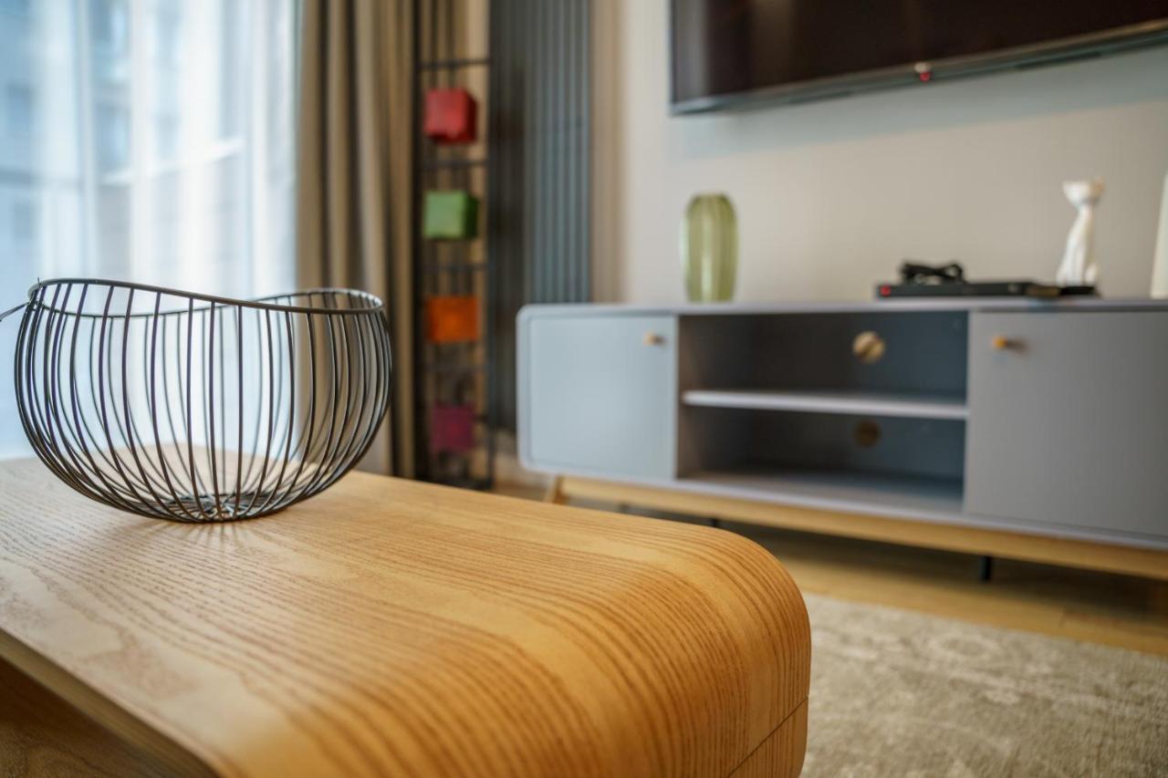 Bright And Charming- Golden Apartments- City Center&S18 Warsawa Bagian luar foto