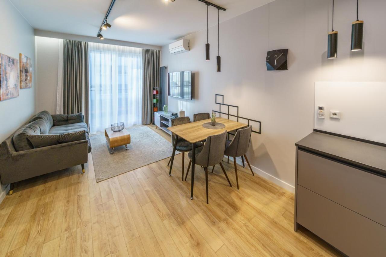 Bright And Charming- Golden Apartments- City Center&S18 Warsawa Bagian luar foto