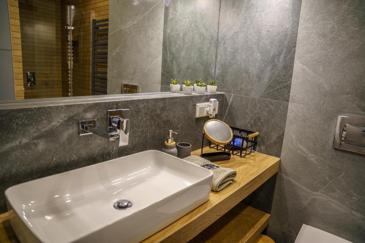 Bright And Charming- Golden Apartments- City Center&S18 Warsawa Bagian luar foto