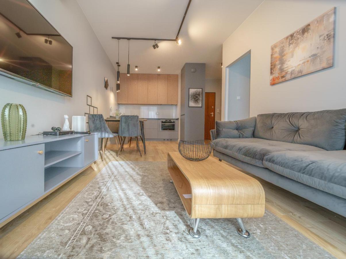 Bright And Charming- Golden Apartments- City Center&S18 Warsawa Bagian luar foto