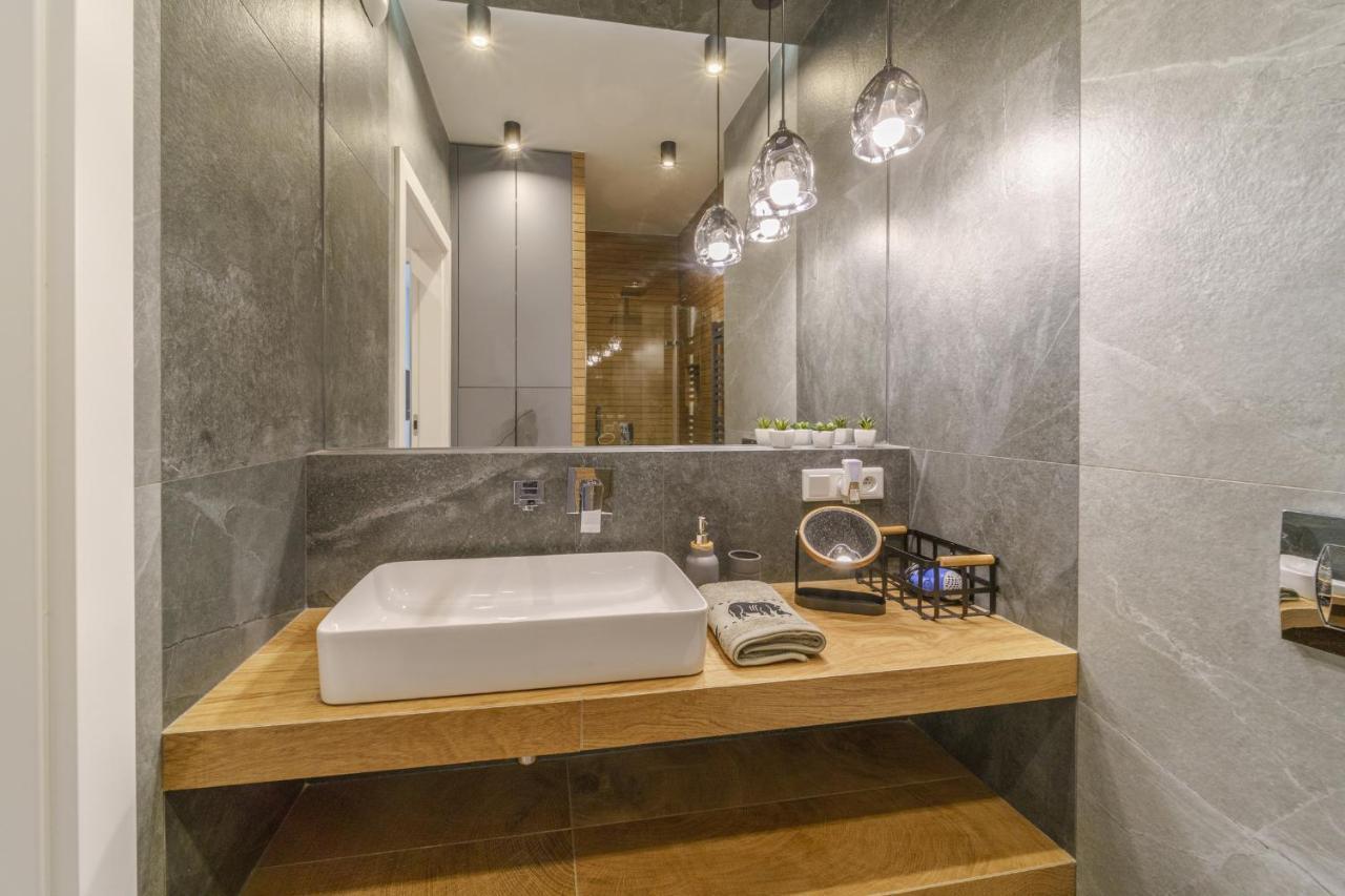 Bright And Charming- Golden Apartments- City Center&S18 Warsawa Bagian luar foto