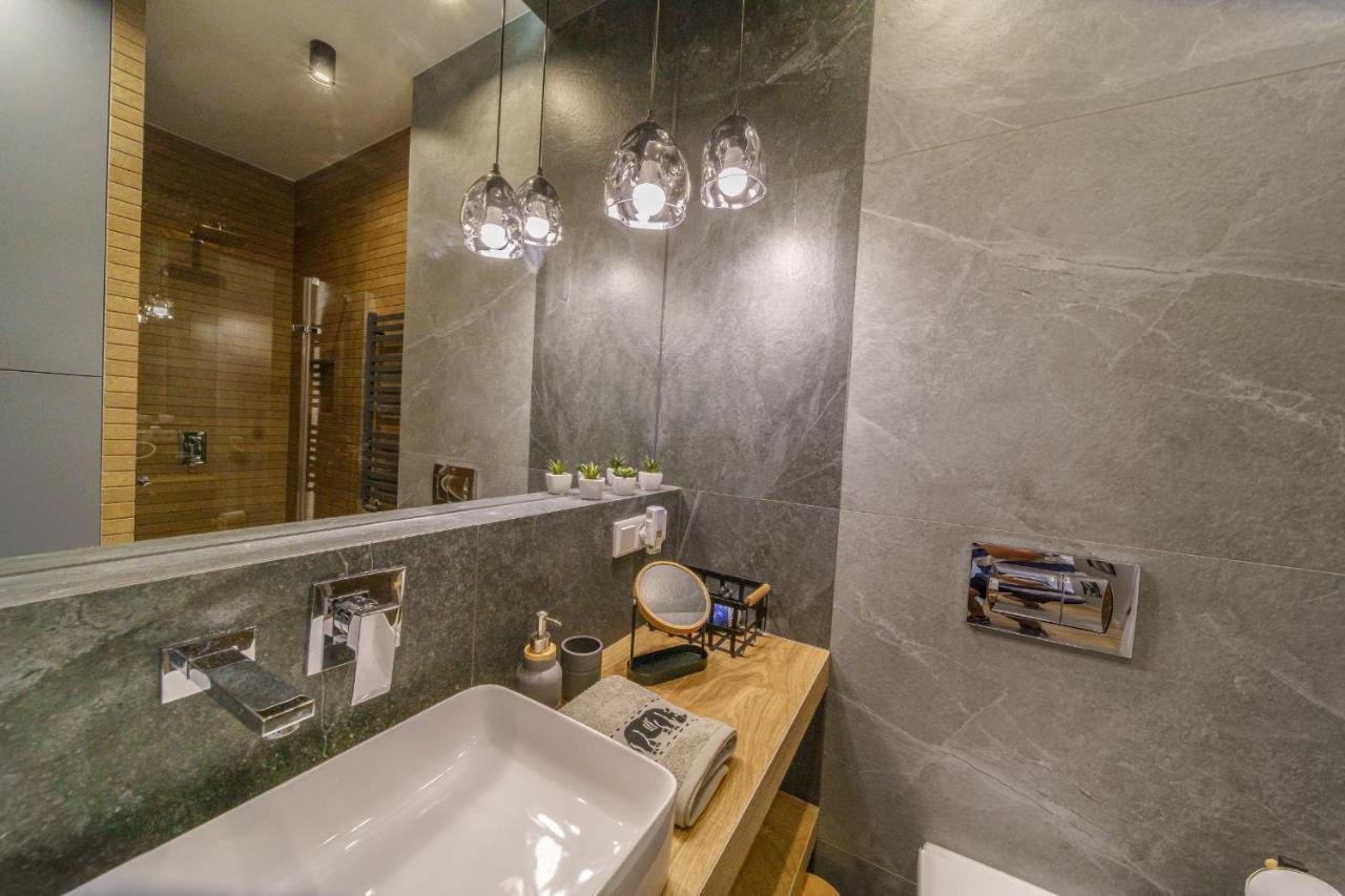Bright And Charming- Golden Apartments- City Center&S18 Warsawa Bagian luar foto