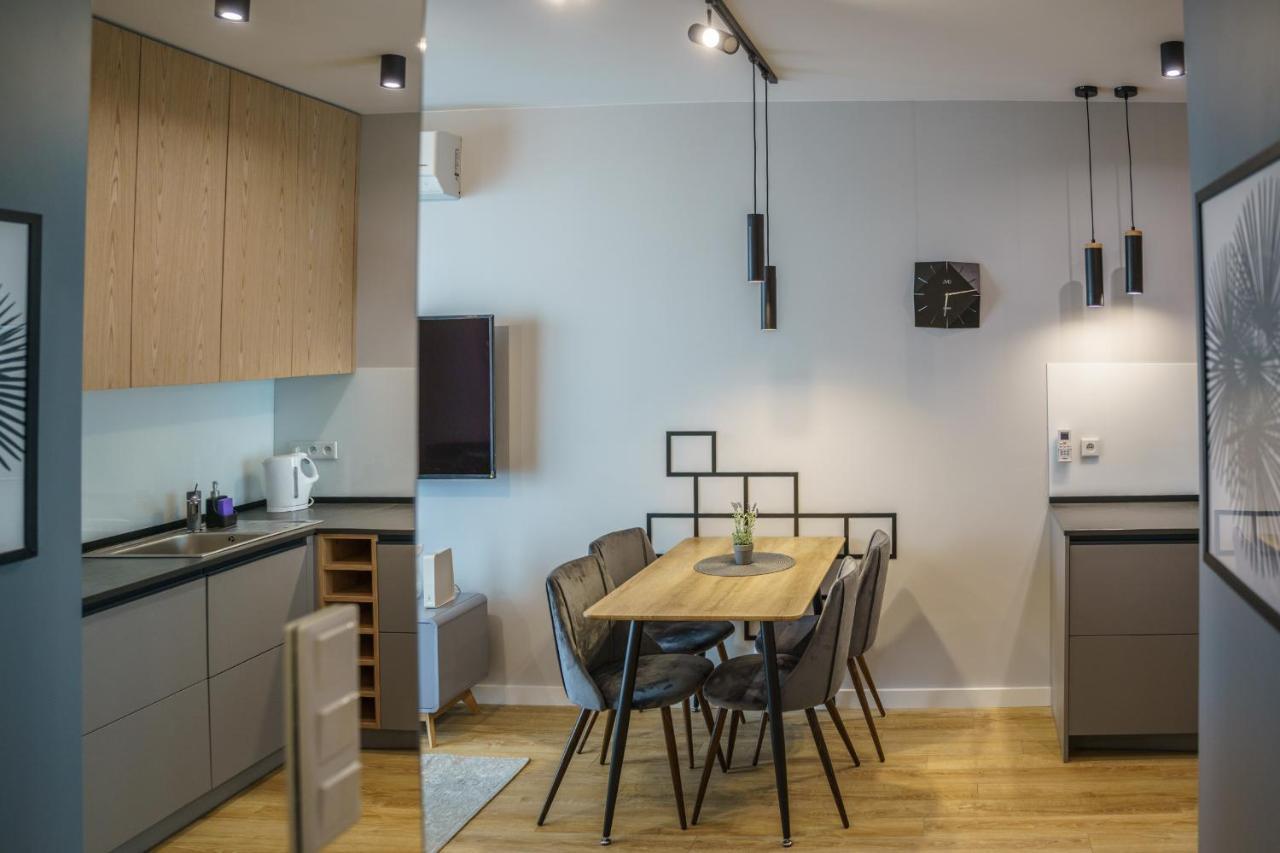 Bright And Charming- Golden Apartments- City Center&S18 Warsawa Bagian luar foto