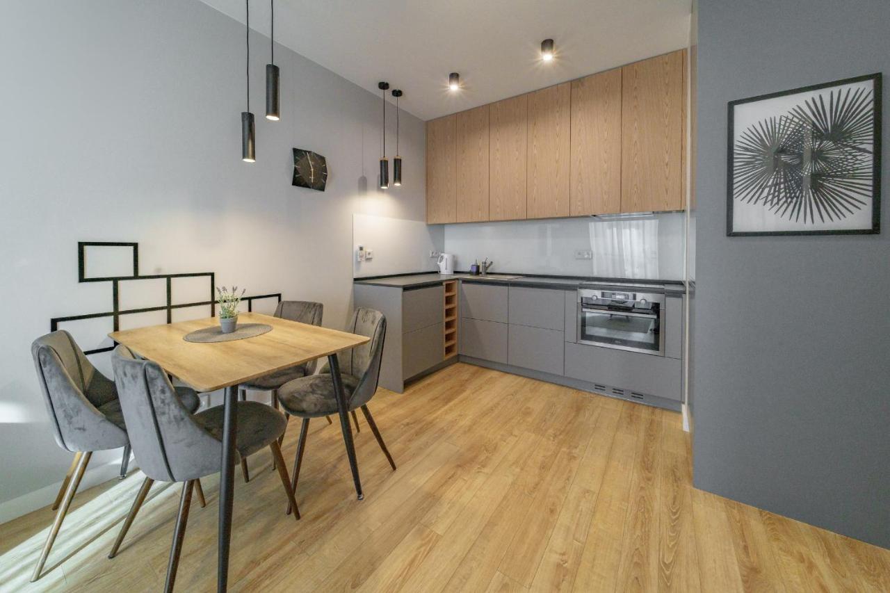 Bright And Charming- Golden Apartments- City Center&S18 Warsawa Bagian luar foto