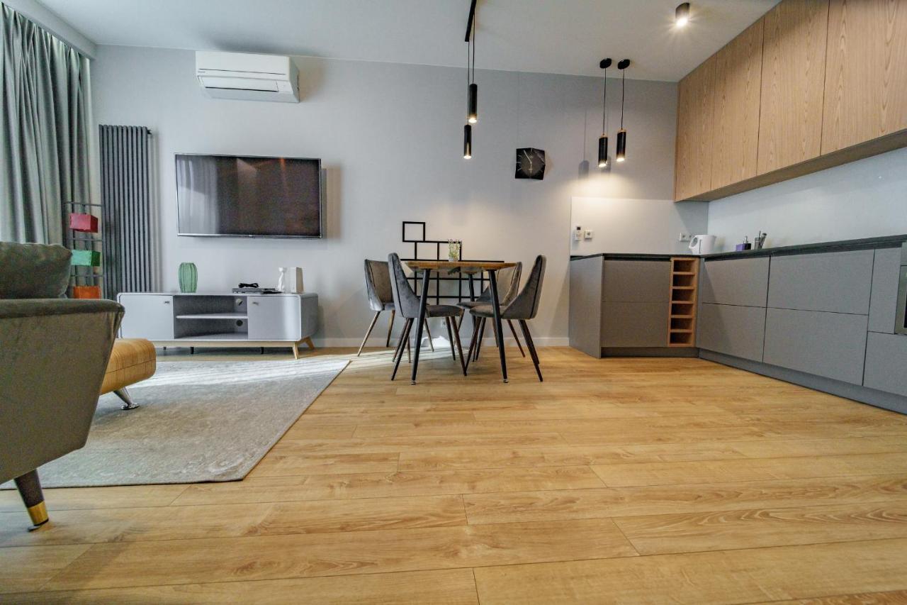 Bright And Charming- Golden Apartments- City Center&S18 Warsawa Bagian luar foto